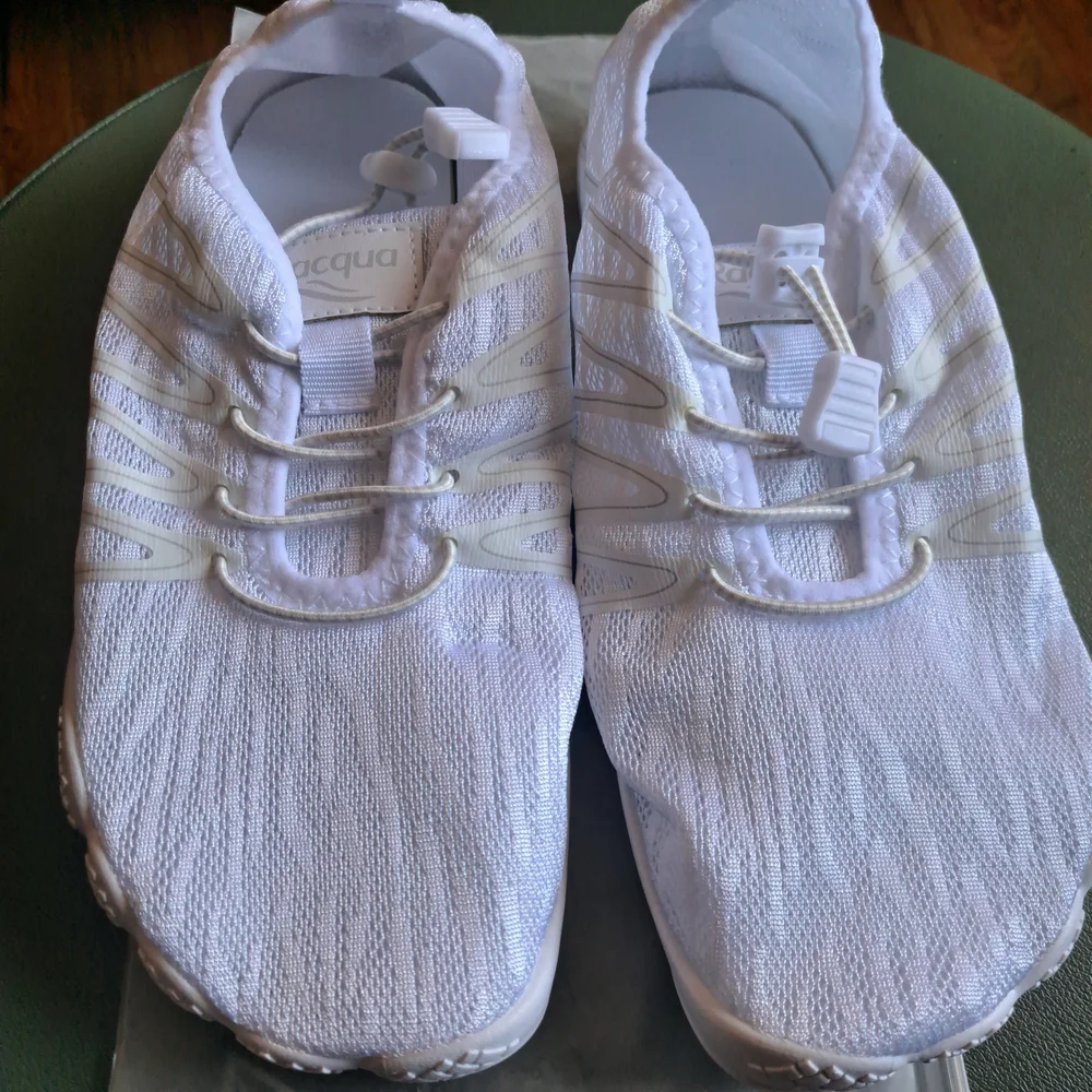 Racqua Water Shoes WZ1117 White Slip On Barefoot Aqua Socks Size 38‎